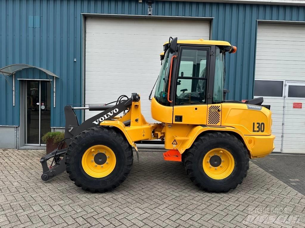 Volvo L30HS  휠로우더