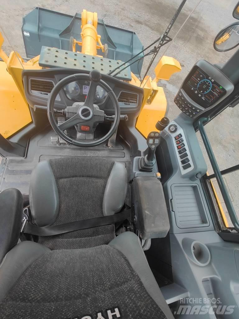 Hyundai HL 960  휠로우더