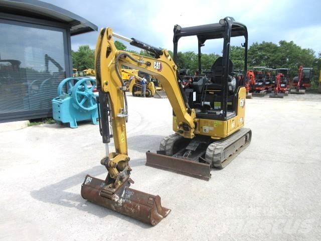 CAT 302 CR 소형 굴삭기 7톤 미만