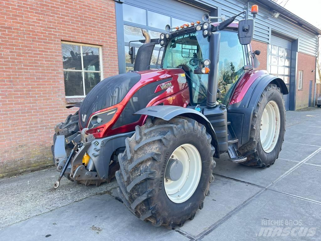Valtra T 174 Versu 트랙터