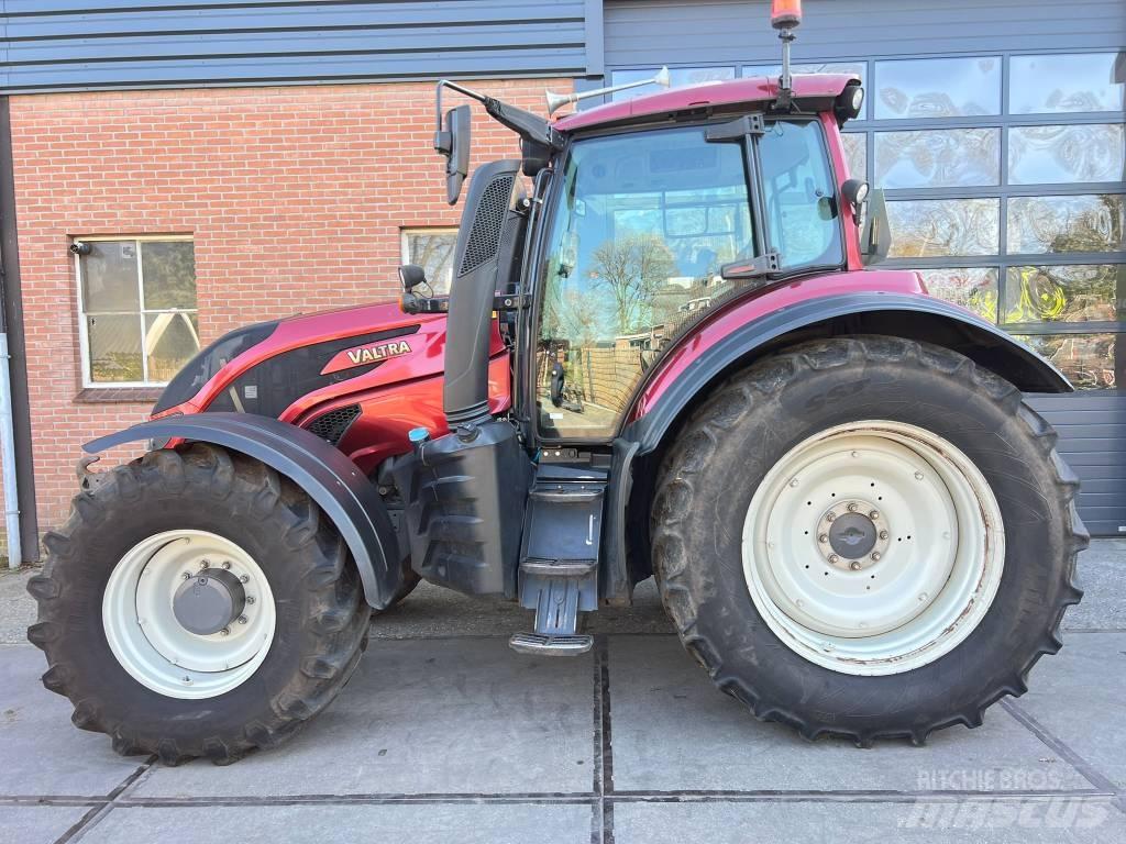Valtra T 174 Versu 트랙터