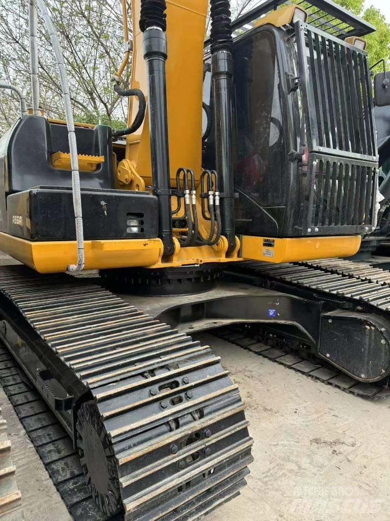CAT 320 D 대형 굴삭기 29톤 이상
