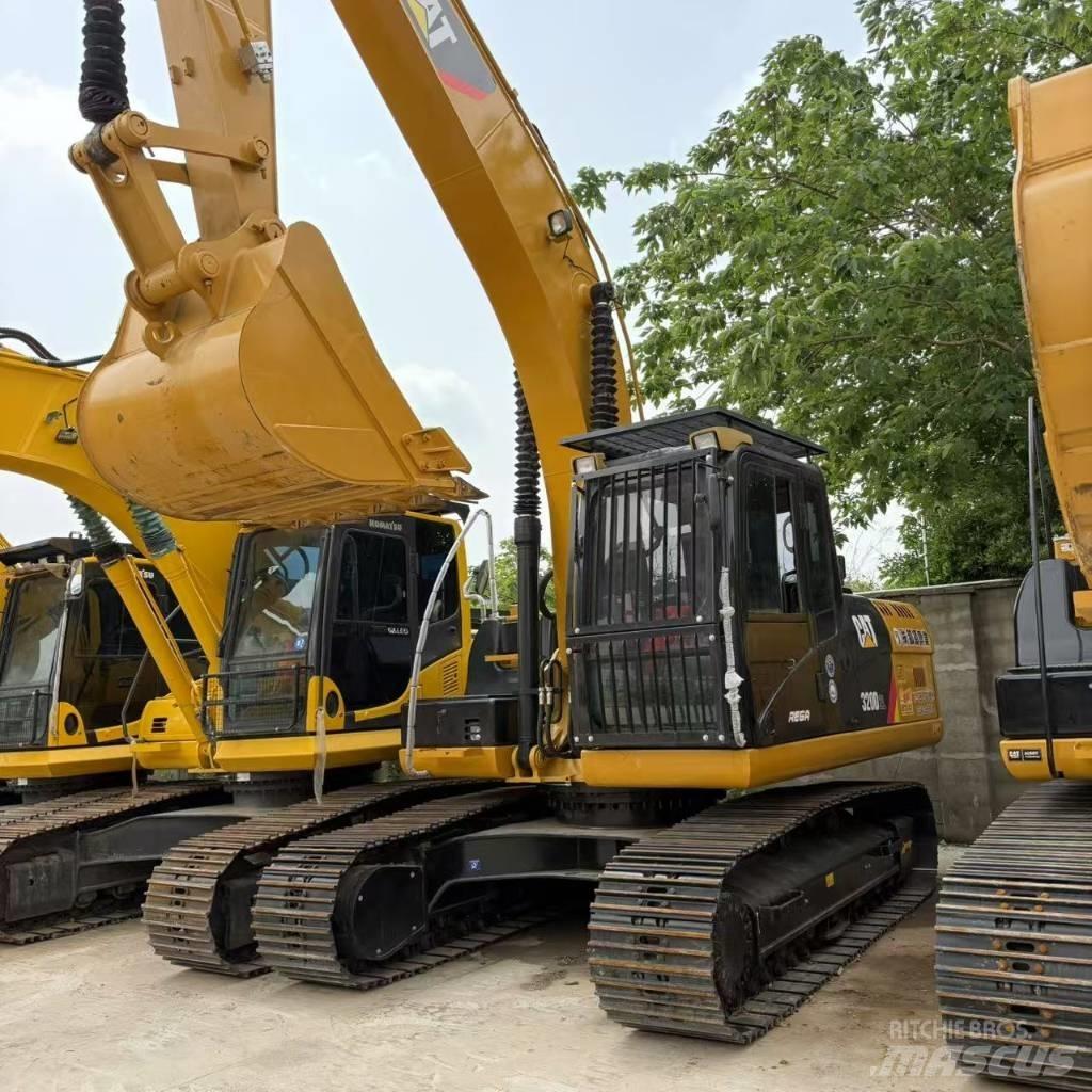 CAT 320 D 대형 굴삭기 29톤 이상