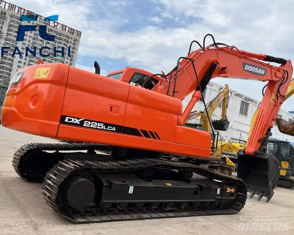 Doosan DX 225 LCA 대형 굴삭기 29톤 이상
