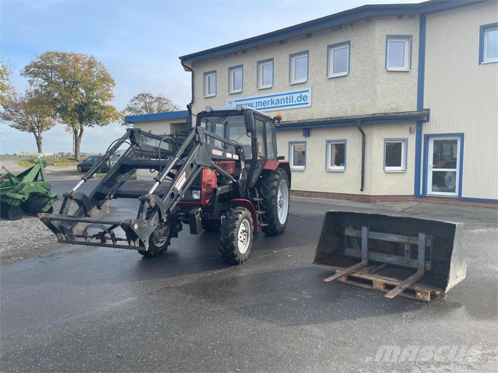 Belarus MTS 820 + FL 트랙터