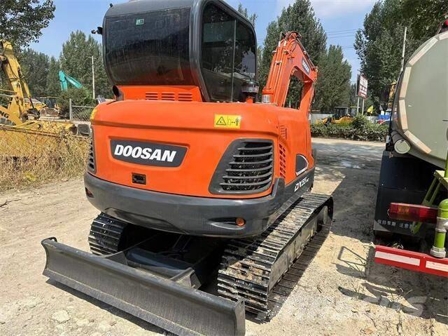 Doosan DX55 소형 굴삭기 7톤 미만