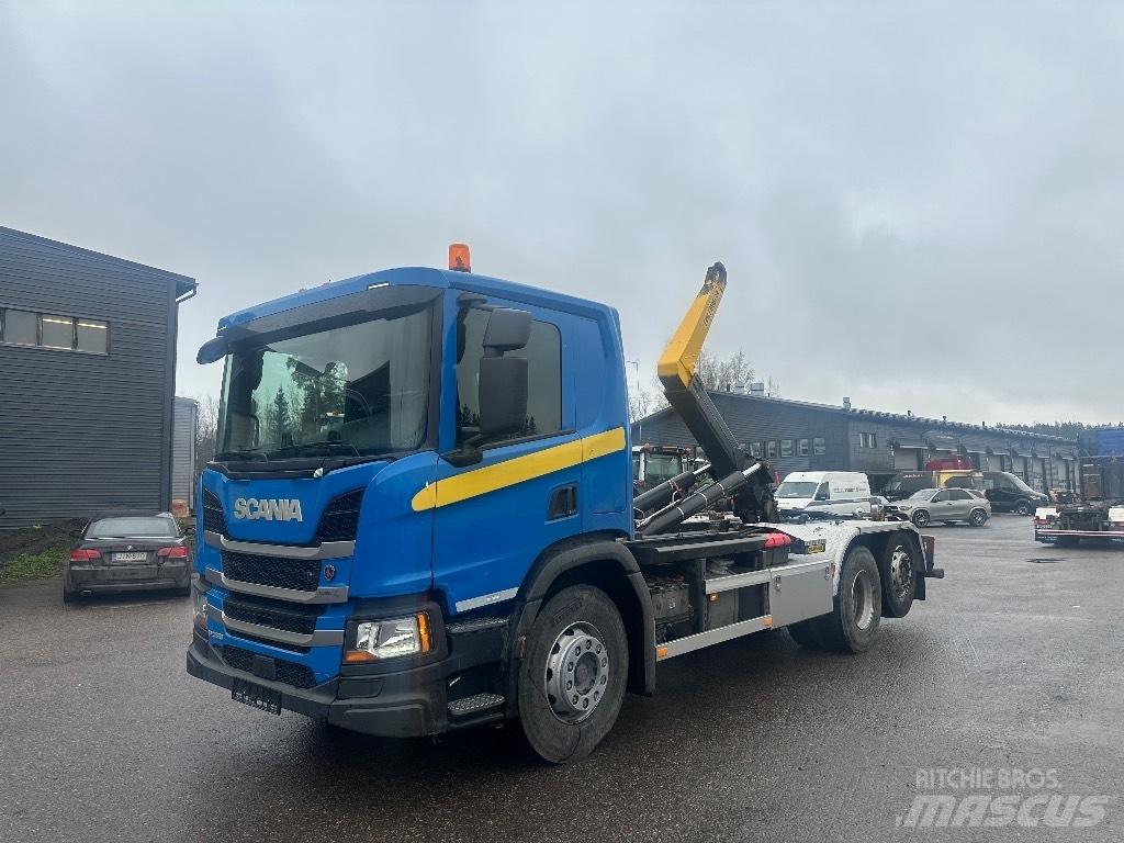 Scania P 360 훅 리프트 트럭