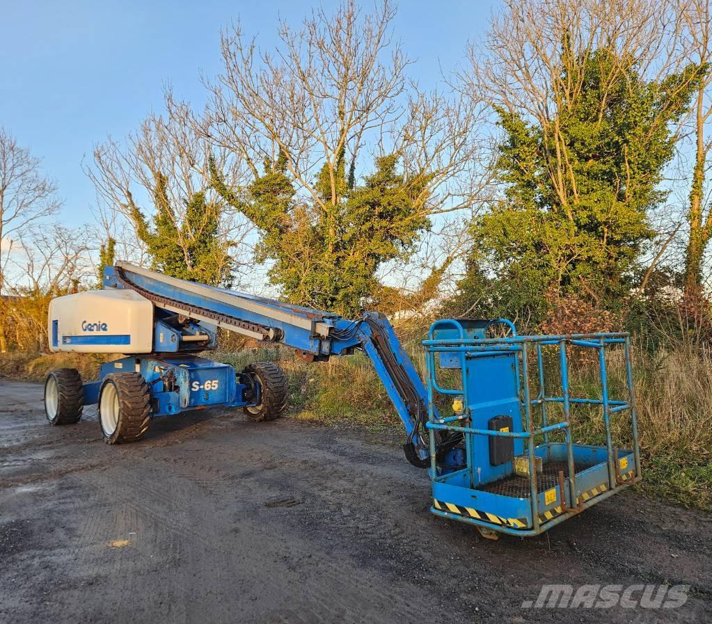 Genie S 65 견인식 전동이동 리프트