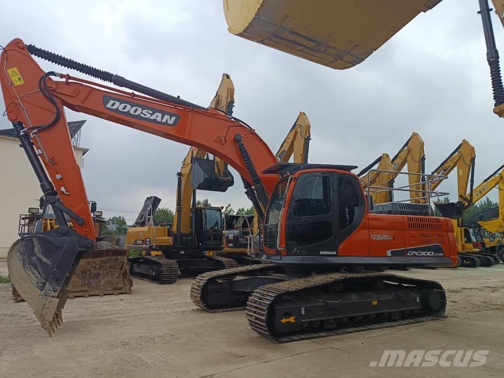 Doosan DX 300 LC 대형 굴삭기 29톤 이상