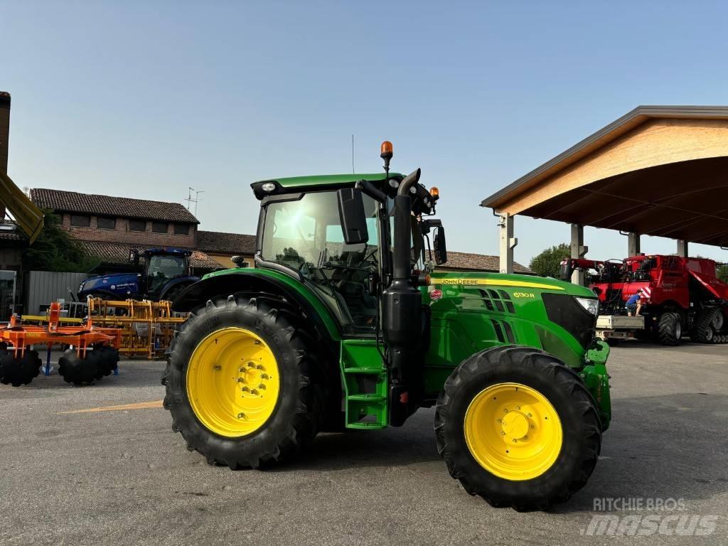 John Deere 6130 R 트랙터