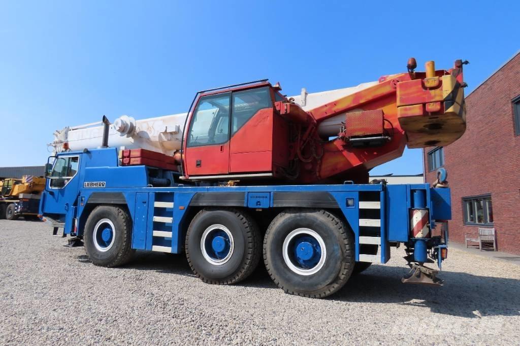 Liebherr LTM 1055-1 A/T 크레인