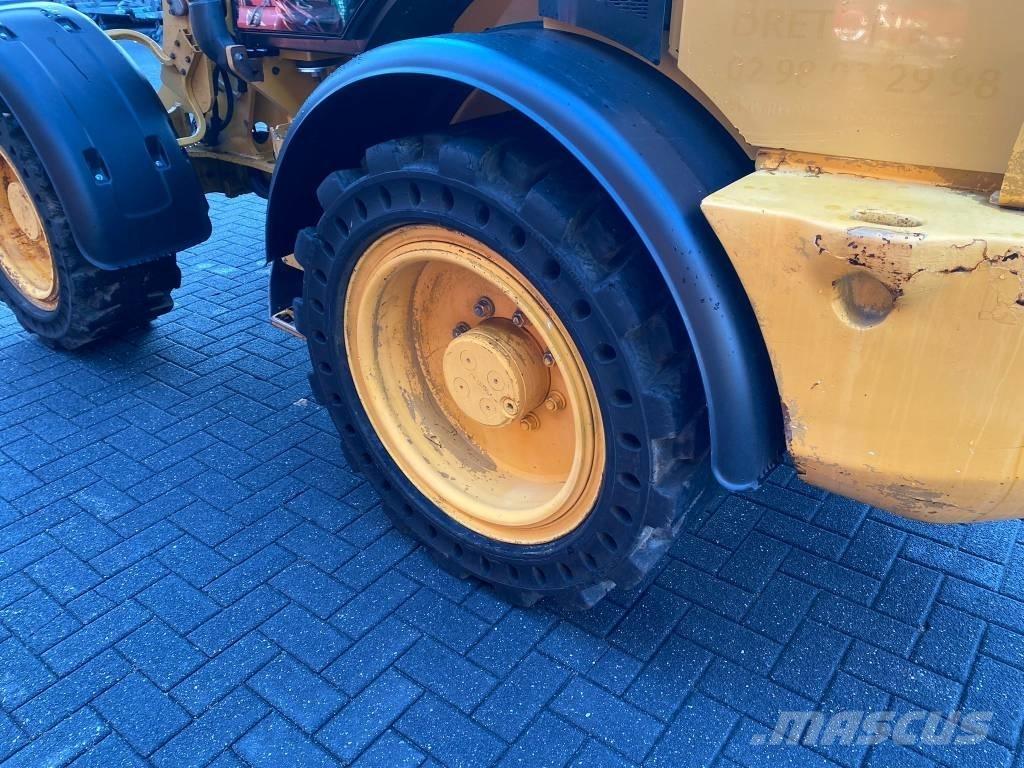 CAT 908M  휠로우더