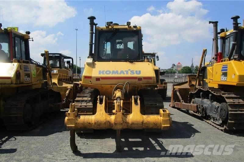 Komatsu D65 EX-16 크롤러 도저