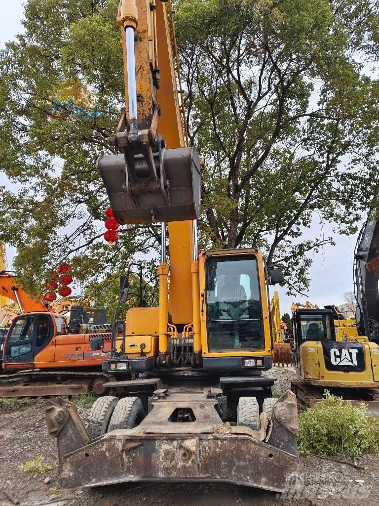 Hyundai R210W-9  휠 굴삭기