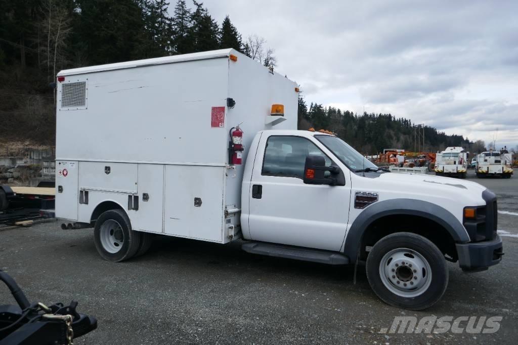 Ford F 550 시립/다목적 차량
