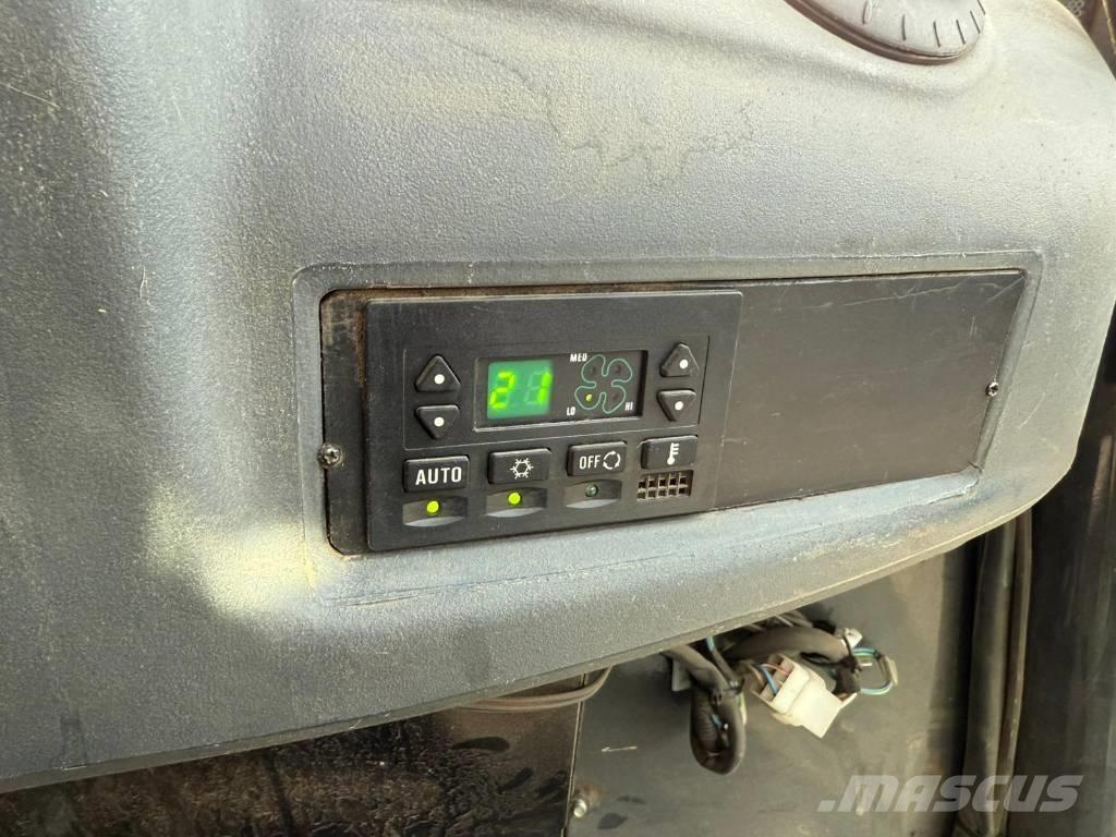 Komatsu WA100 M-7  휠로우더