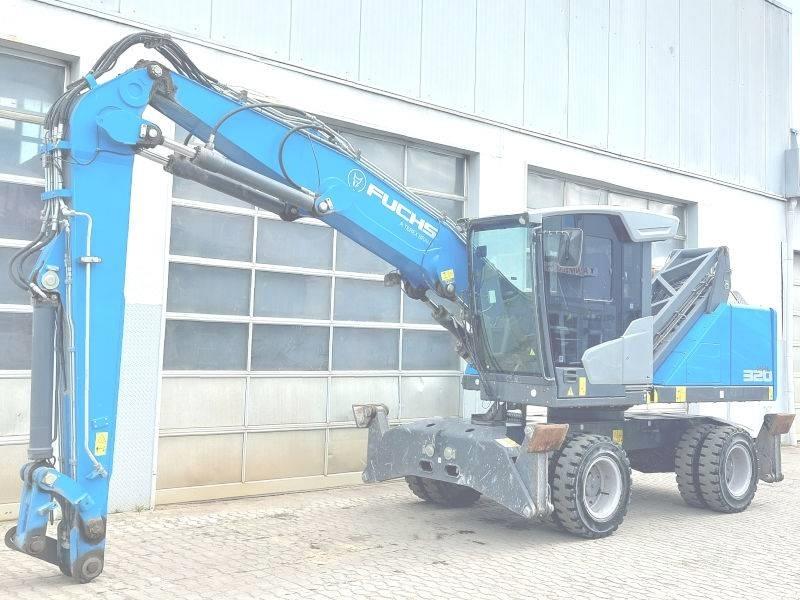 Fuchs MHL 320 F 폐기물/산업 처리기