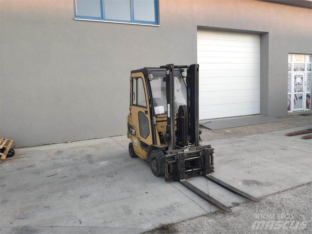 CAT GP15N LPG 지게차