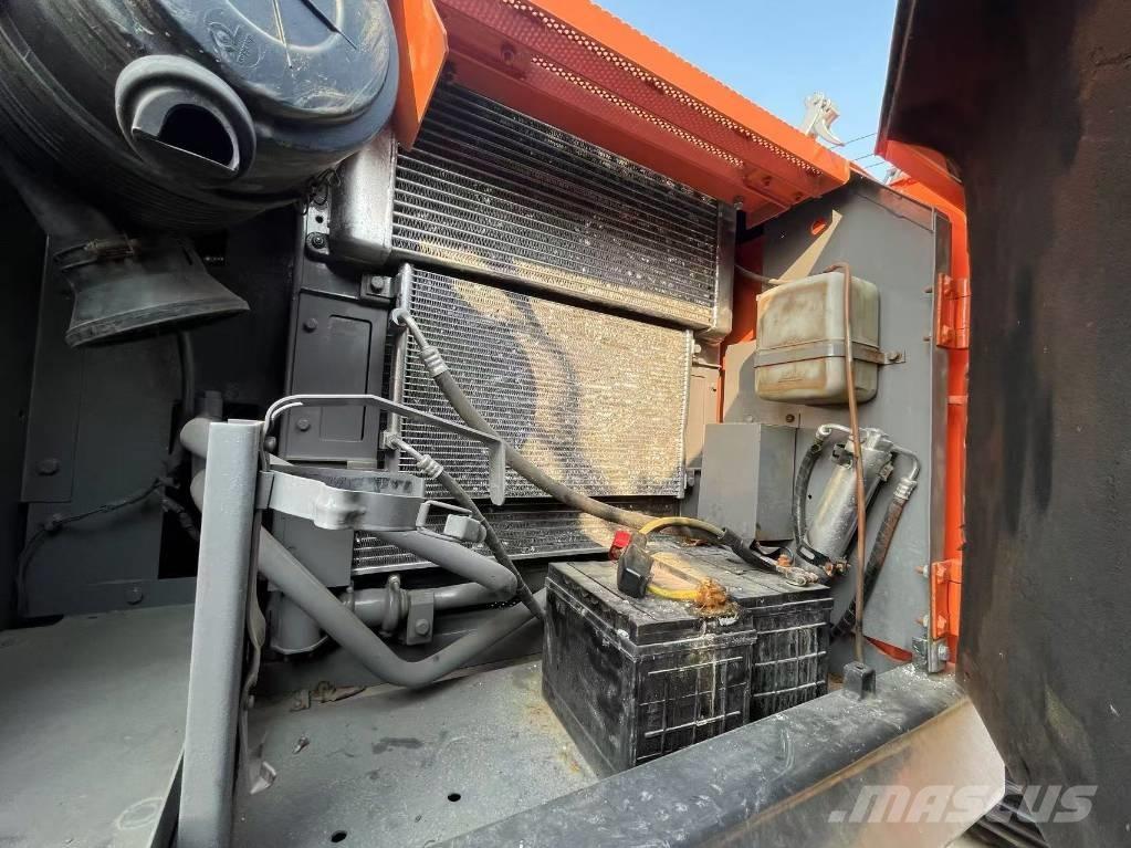 Hitachi ZX 160 대형 굴삭기 29톤 이상