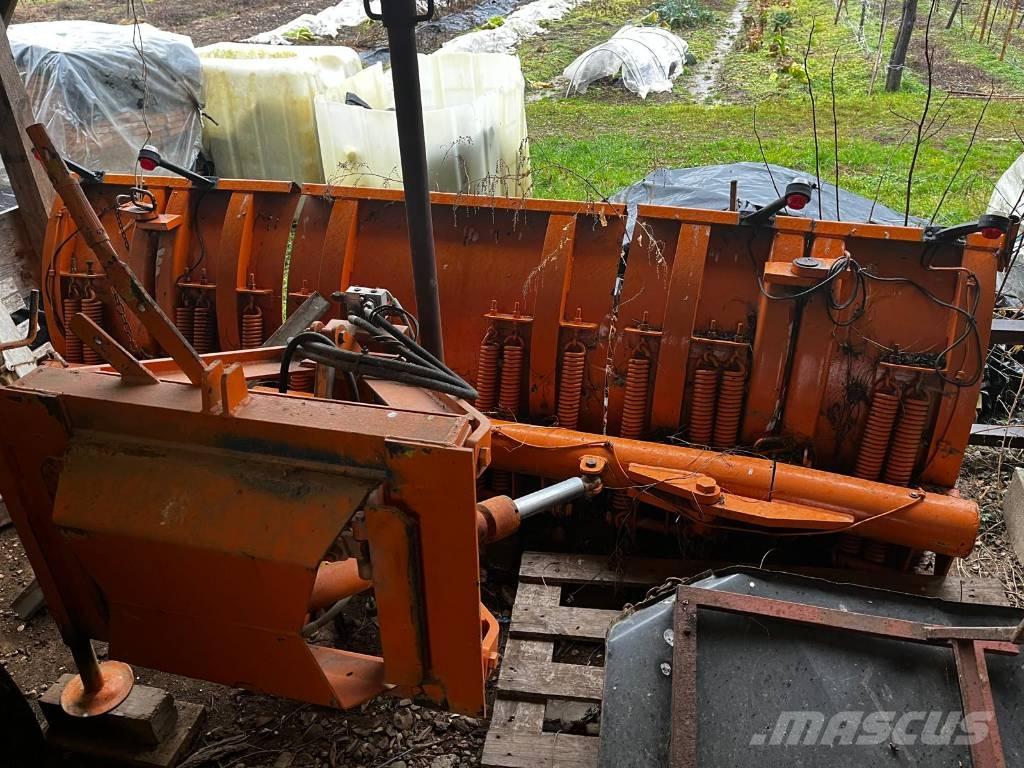  BOMBELLI LAMA 3 MT 제설 블레이드 및 제설기