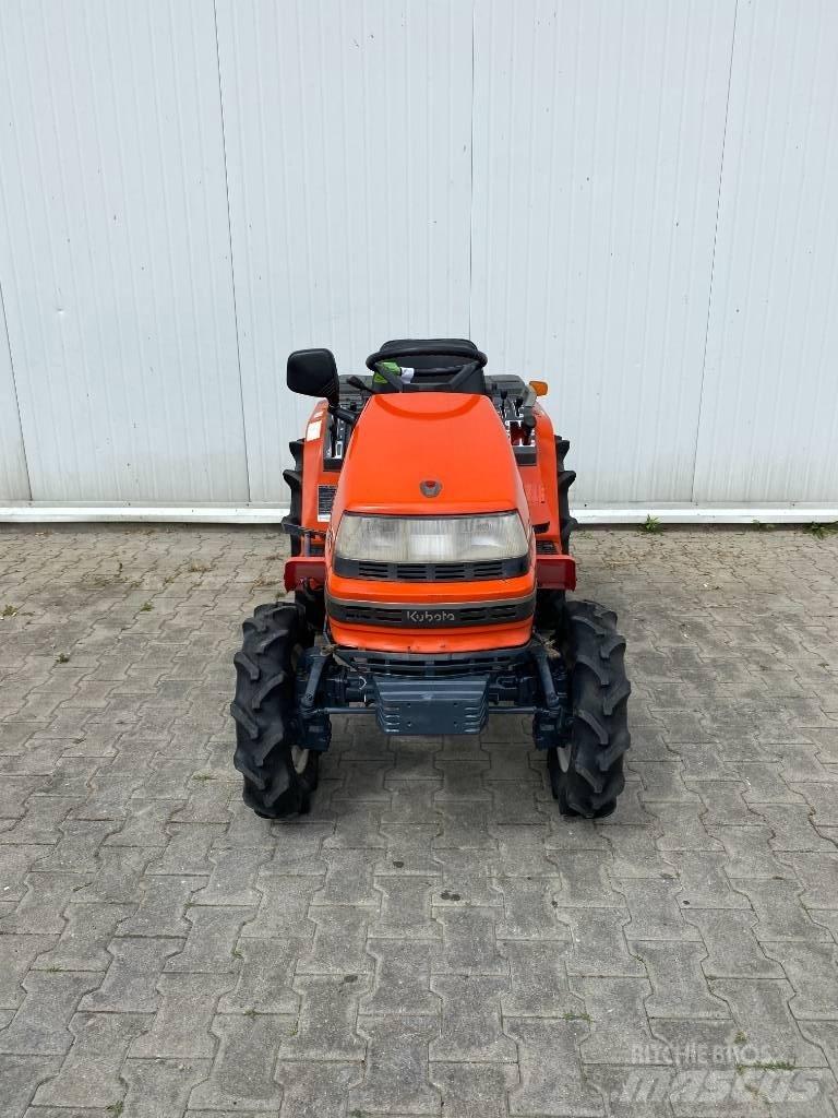 Kubota A14 소형 트랙터