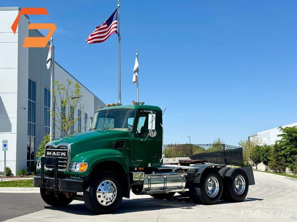 Mack Granite CV713 트랙터 유닛