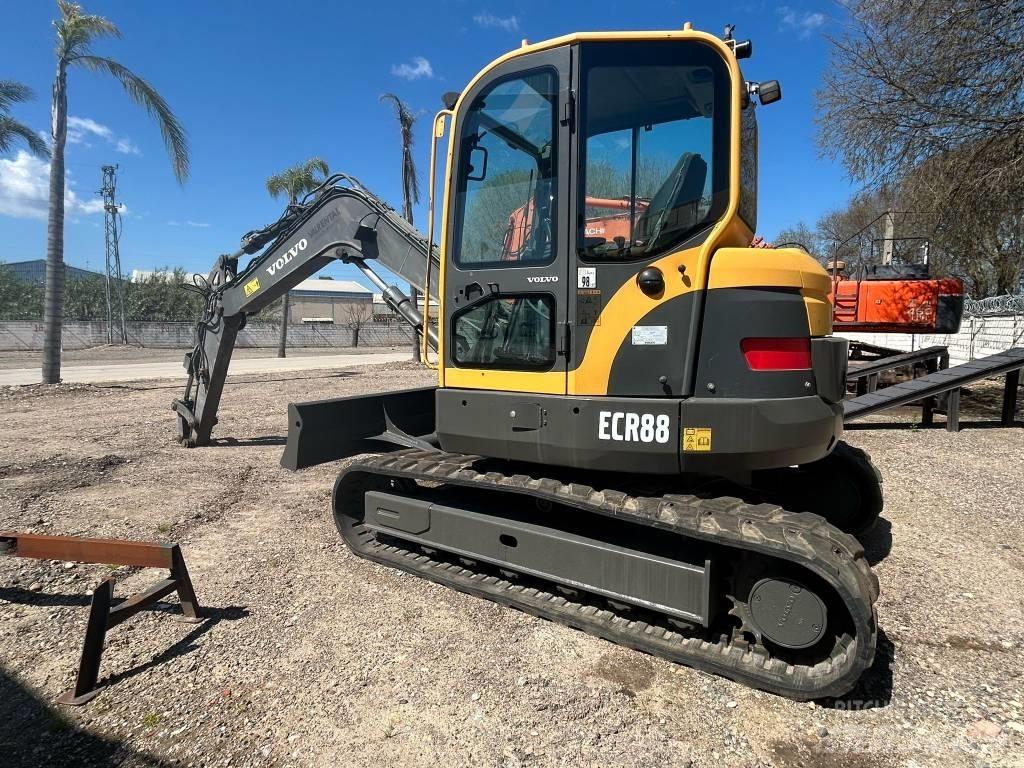 Volvo ECR 88 D 대형 굴삭기 29톤 이상