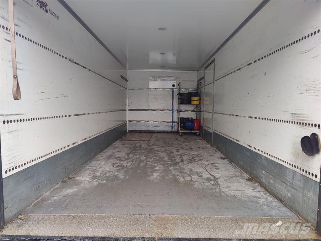 Volvo FL 250 탑차 트럭