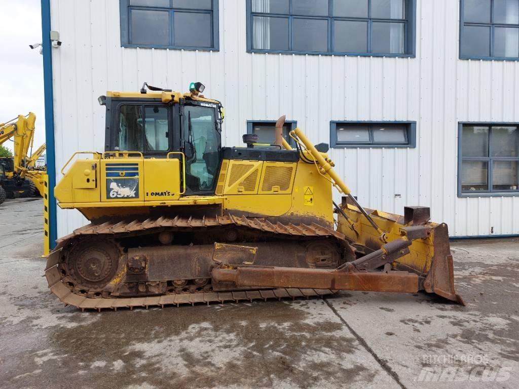Komatsu D65PX-18 크롤러 도저