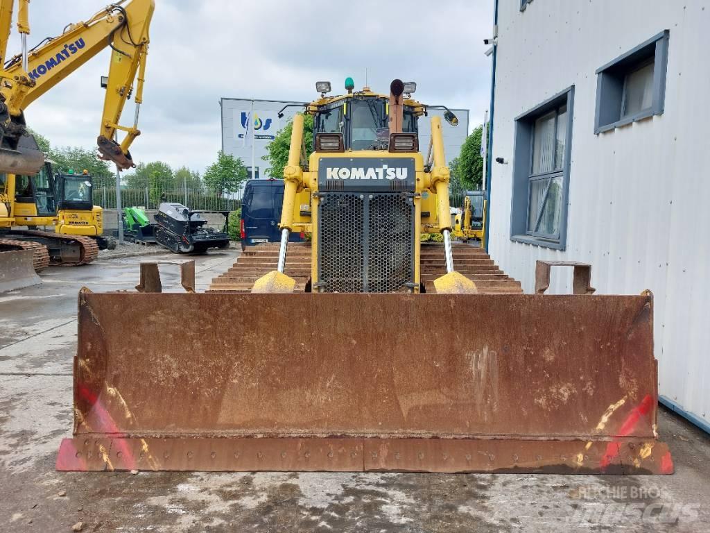 Komatsu D65PX-18 크롤러 도저