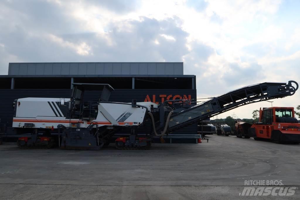 Wirtgen W 250 아스팔트 콜드 밀링 기계