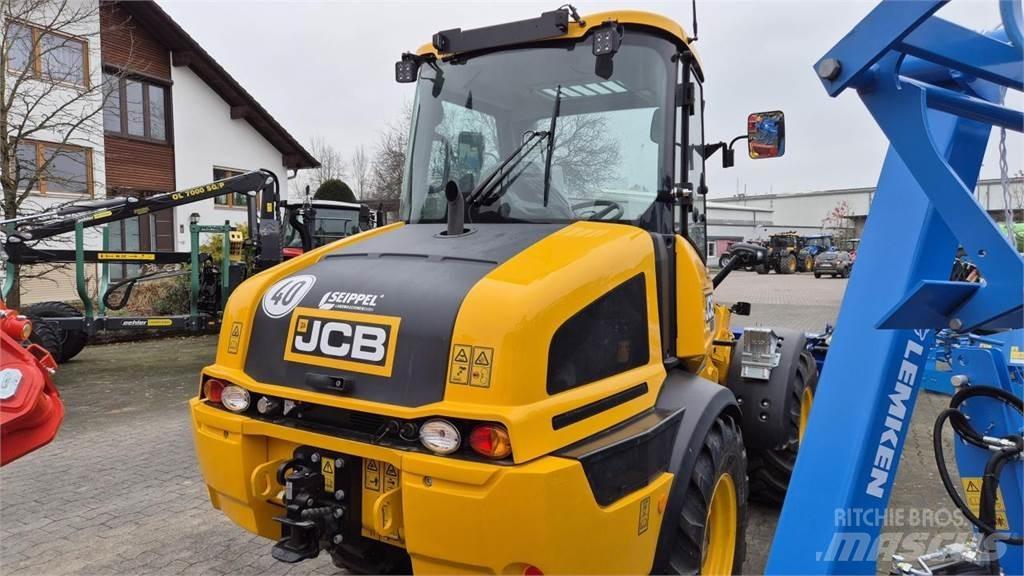 JCB TM 220 AGRI 견인식 전동이동 리프트