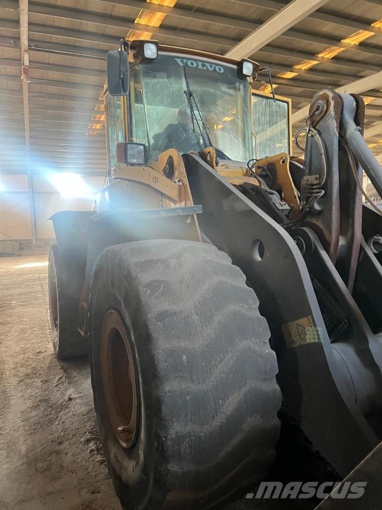 Volvo L 120 E  휠로우더
