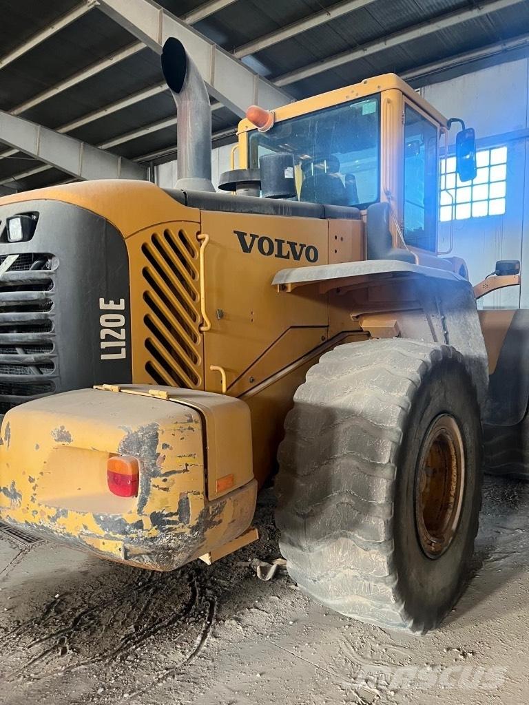 Volvo L 120 E  휠로우더