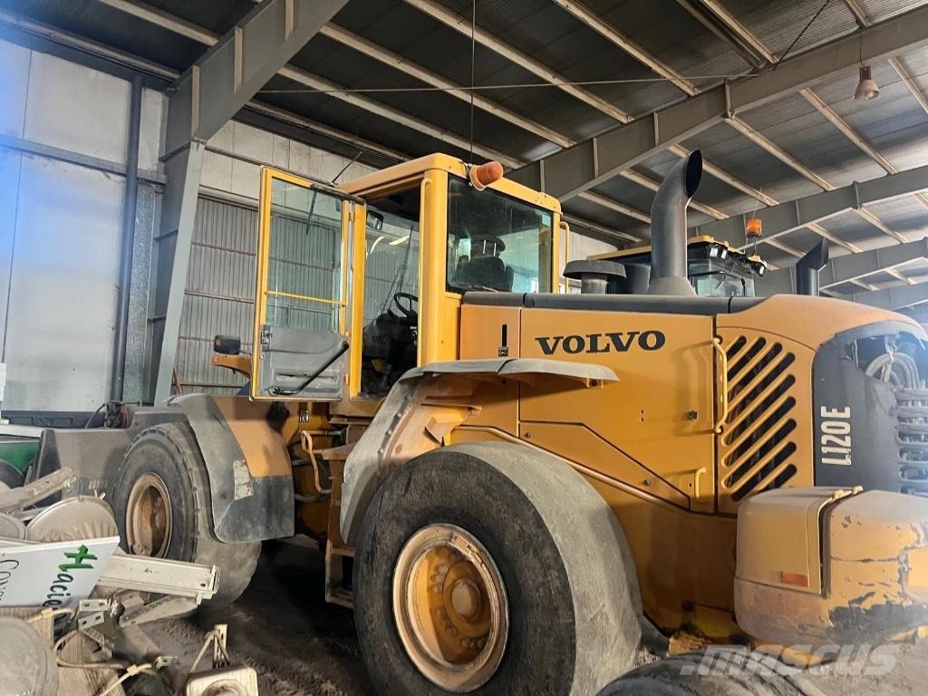 Volvo L 120 E  휠로우더