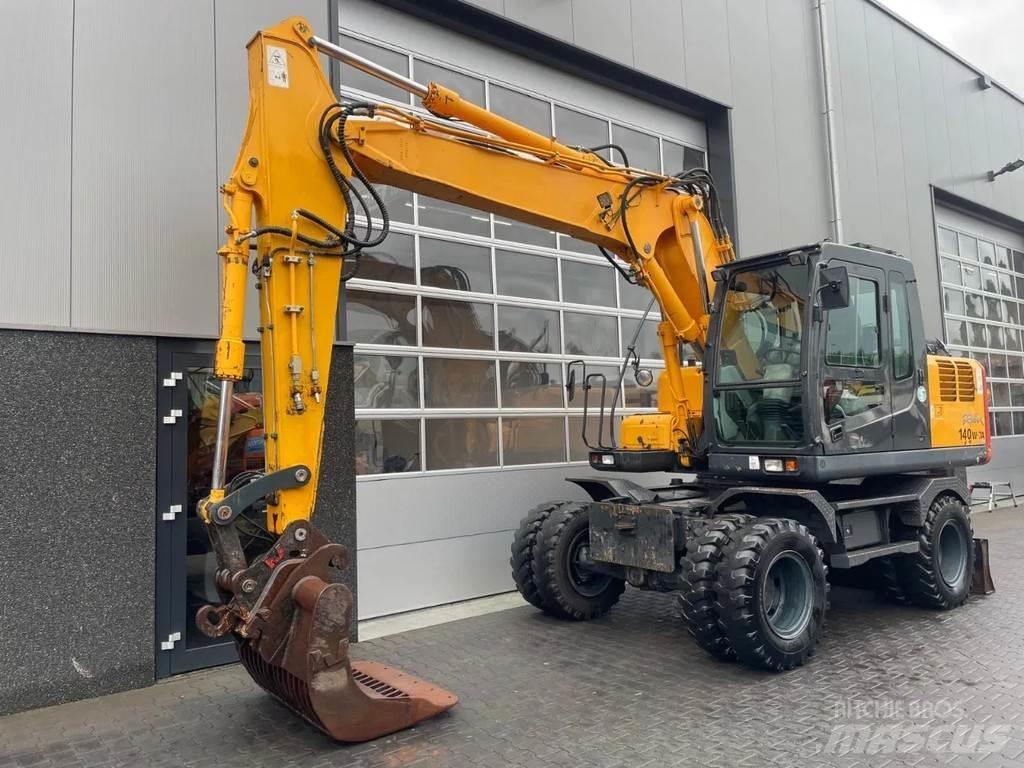 Hyundai R140W-7A  휠 굴삭기