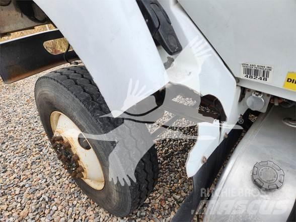 Altec AA755 트럭 탑재 고소작업대