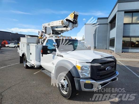Altec AT40M 트럭 탑재 고소작업대