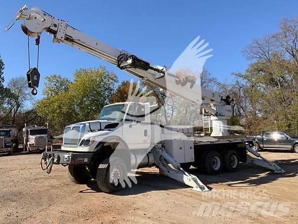 Altec DT80 트럭 탑재 고소작업대