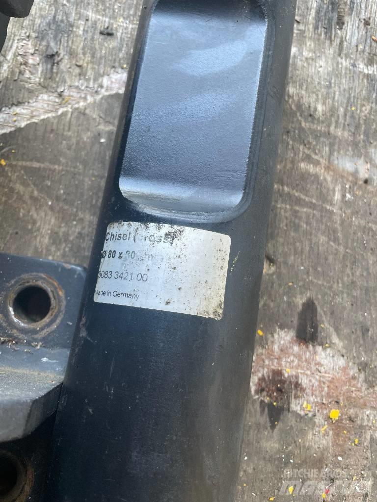 Atlas Copco SB 300 브레이커