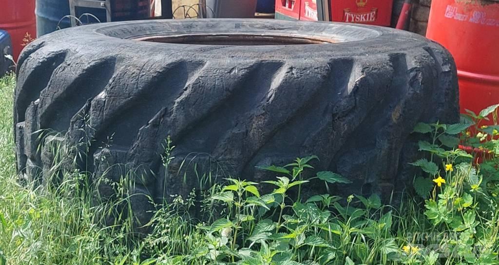 Komatsu 895 타이어, 휠 및 림