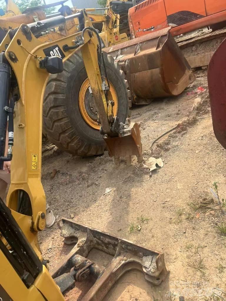 CAT 301.7 소형 굴삭기 7톤 미만