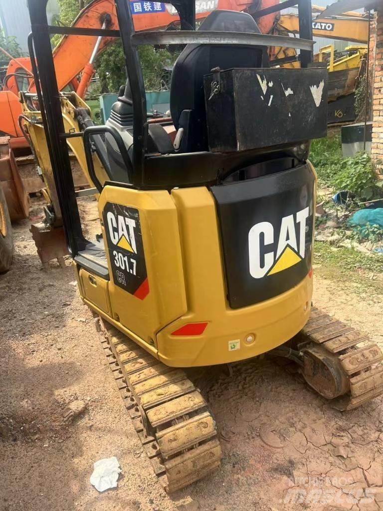 CAT 301.7 소형 굴삭기 7톤 미만