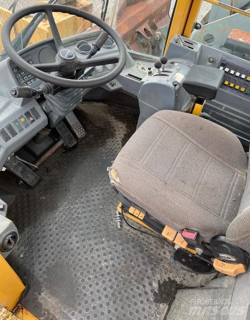 Volvo L120C  휠로우더