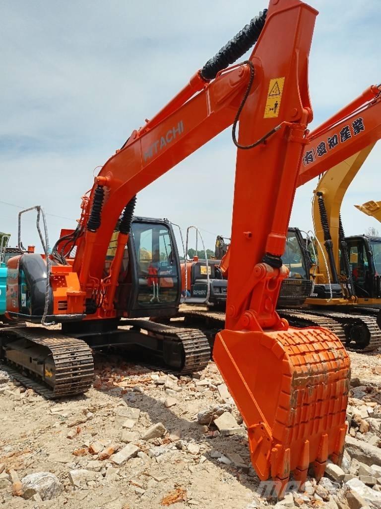 Hitachi ZX 135 대형 굴삭기 29톤 이상