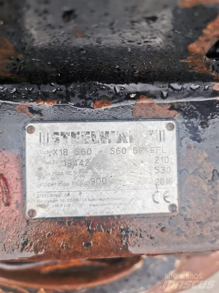 Volvo EW160E  휠 굴삭기