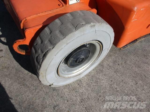 JLG E400AJP (817) 자주식 고소작업대