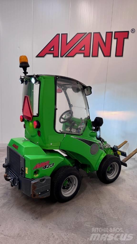 Avant 423  스키드로더
