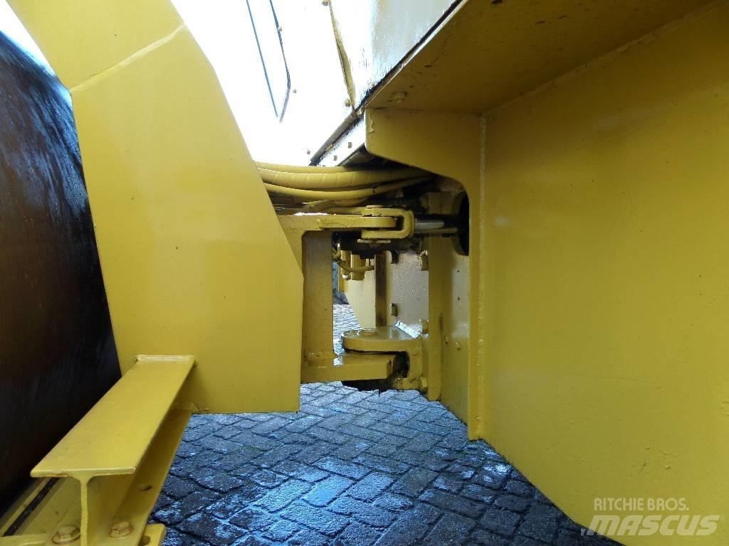 Bomag BW 211 AD 싱글 드럼 롤러