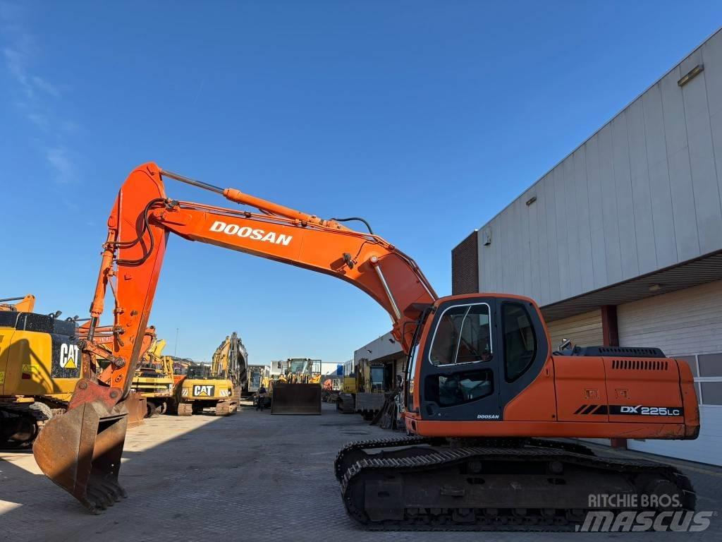 Doosan DX255LC 대형 굴삭기 29톤 이상